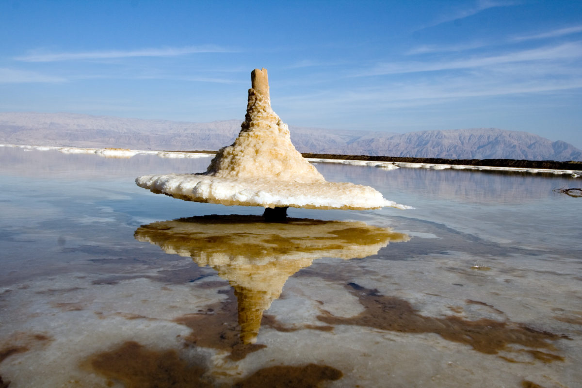 salt islands, dead sea